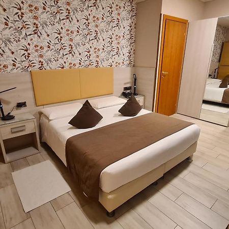 Hotel Lenotel Εξωτερικό φωτογραφία