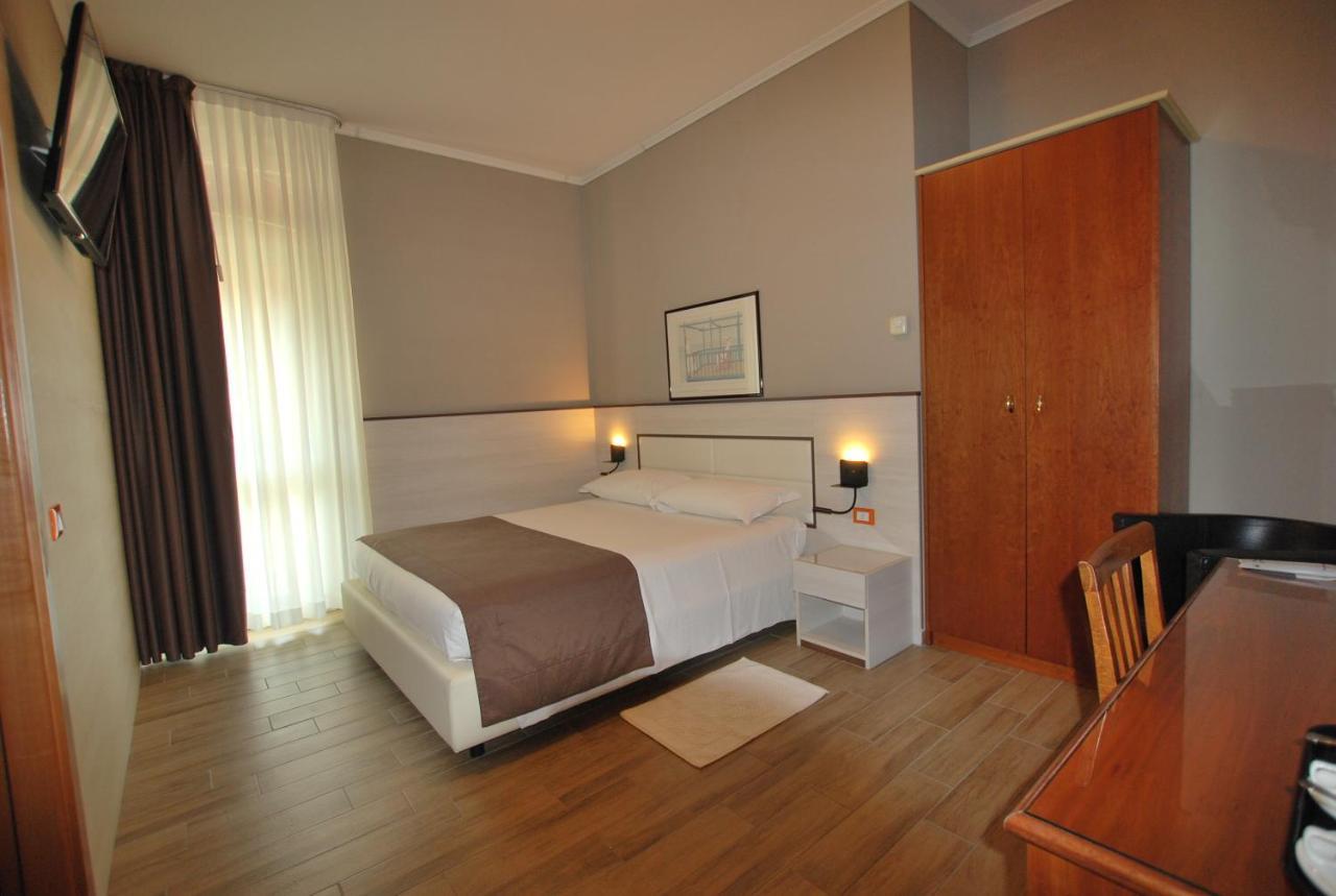 Hotel Lenotel Εξωτερικό φωτογραφία