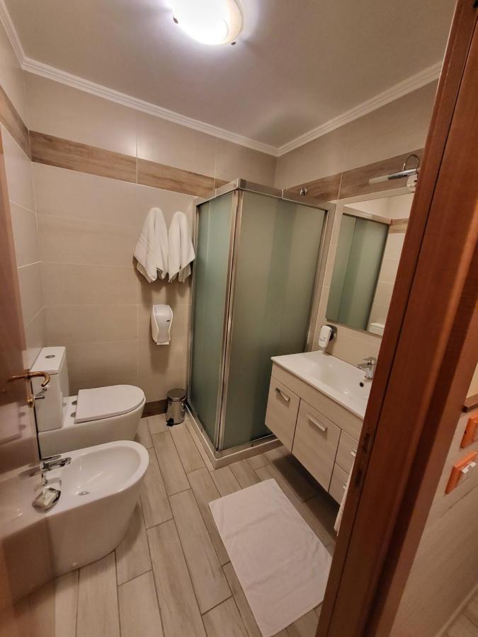 Hotel Lenotel Εξωτερικό φωτογραφία
