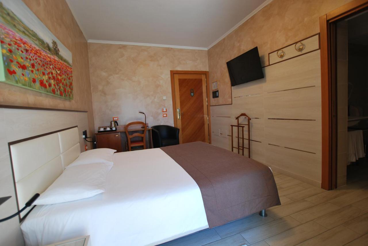 Hotel Lenotel Εξωτερικό φωτογραφία