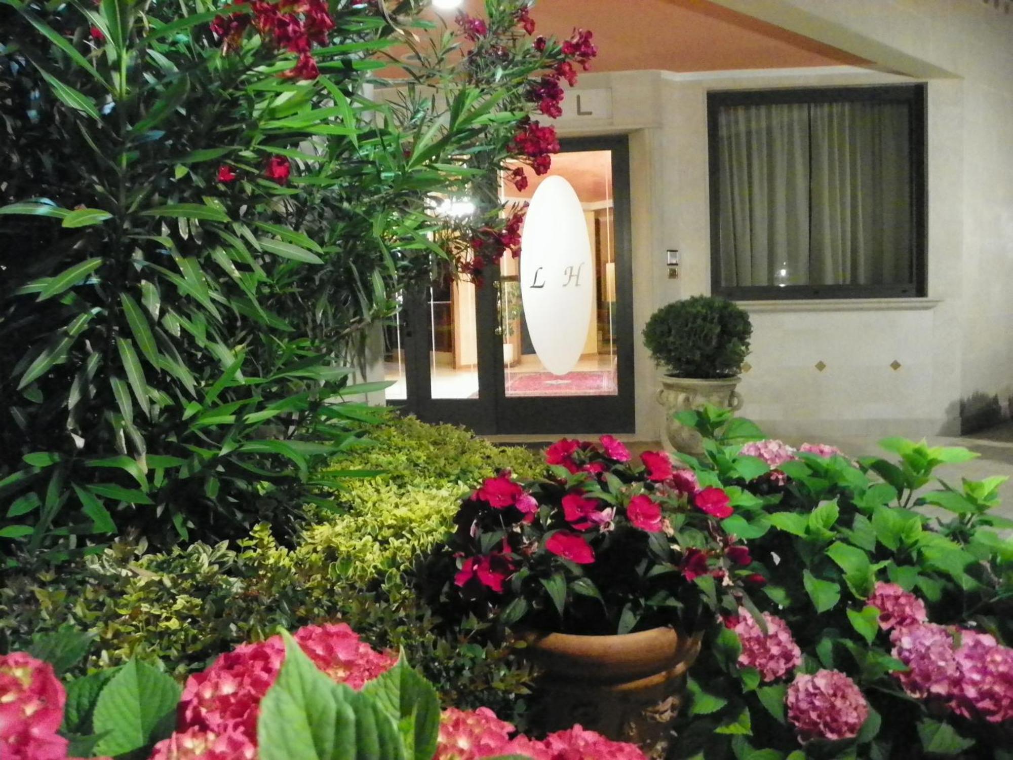 Hotel Lenotel Εξωτερικό φωτογραφία