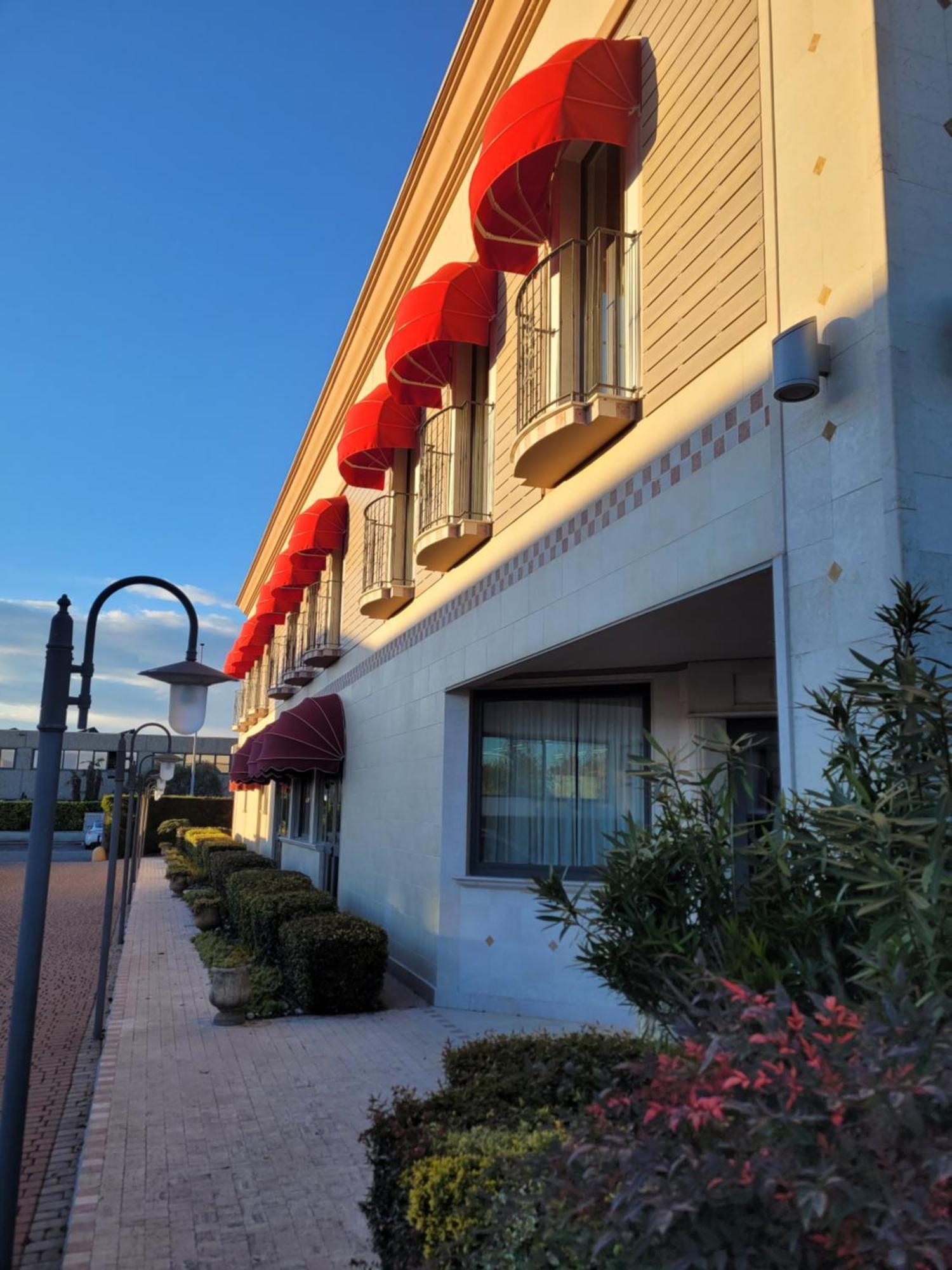 Hotel Lenotel Εξωτερικό φωτογραφία