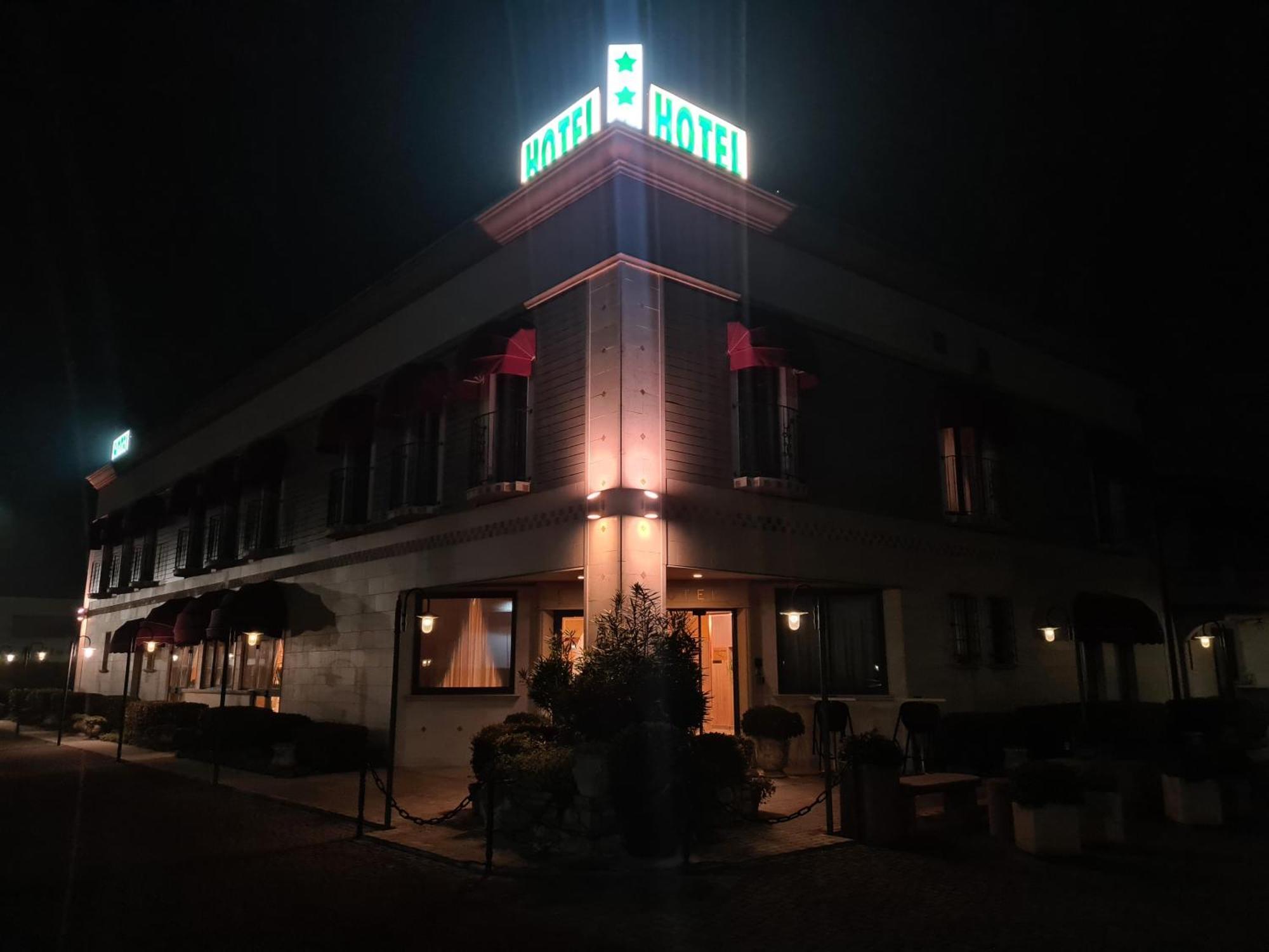 Hotel Lenotel Εξωτερικό φωτογραφία
