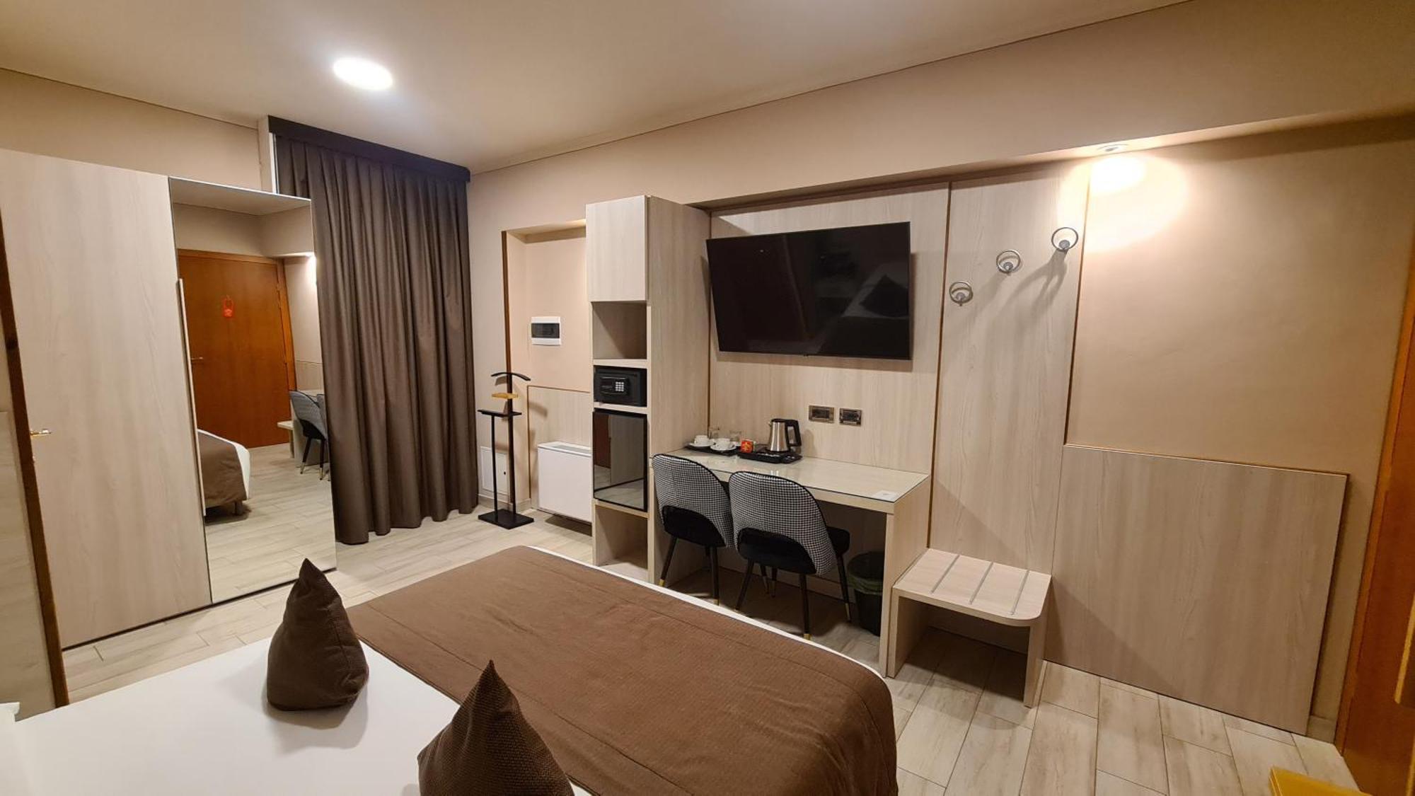 Hotel Lenotel Εξωτερικό φωτογραφία