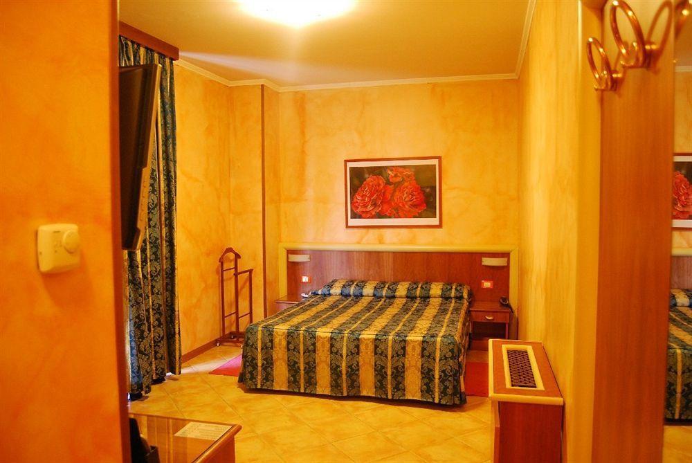 Hotel Lenotel Εξωτερικό φωτογραφία