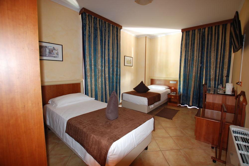 Hotel Lenotel Εξωτερικό φωτογραφία