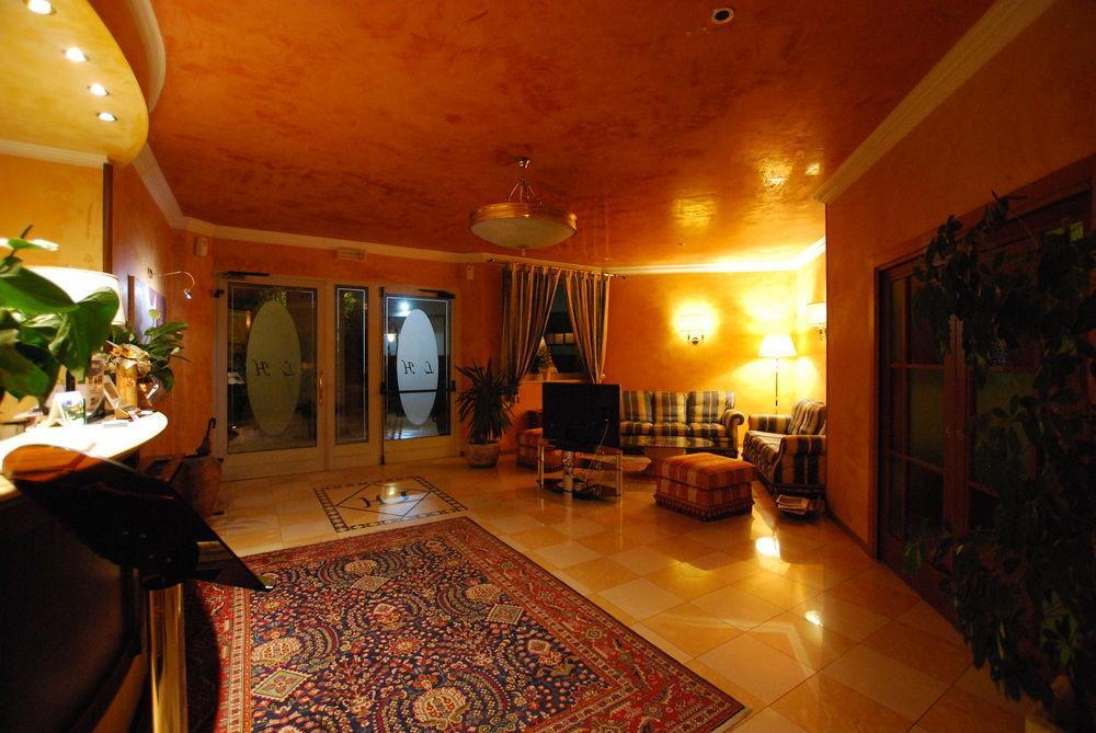 Hotel Lenotel Εξωτερικό φωτογραφία