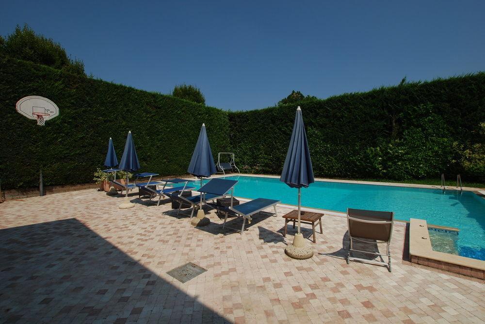 Hotel Lenotel Εξωτερικό φωτογραφία