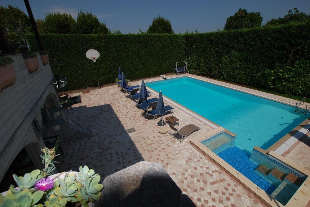 Hotel Lenotel Εξωτερικό φωτογραφία